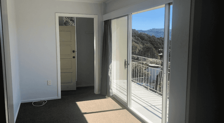 Amazing harbour views! - Photo 3