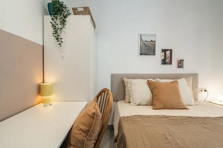 Passatge de Paca Soler, Barcelona, Catalonia 08028 - Photo 5