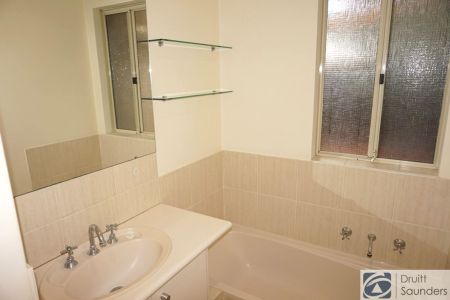 Well-Maintained Home in a Convenient Location HOME OPEN WEDNESDAY 06 MAY AT 9.30AM SHARP! - Photo 4