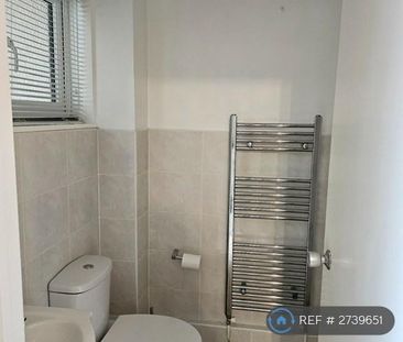 3 bedroom terraced house to rent - Photo 6