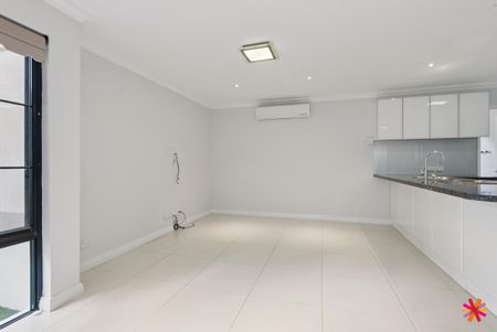 LUXURY HOME WITH SYLE AND CLASS - Photo 5
