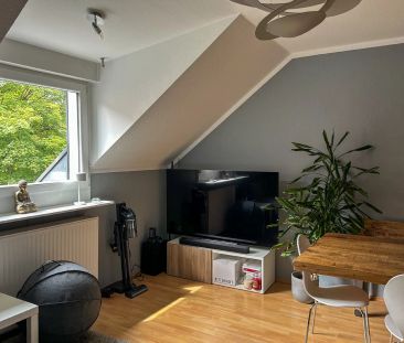 Gemütliche Dachgeschosswohnung mit Balkon - Hier wartet Ihr neues Z... - Photo 1