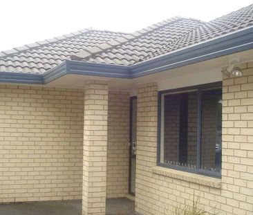 Charming 3BR Home in East Tamaki! - Photo 3