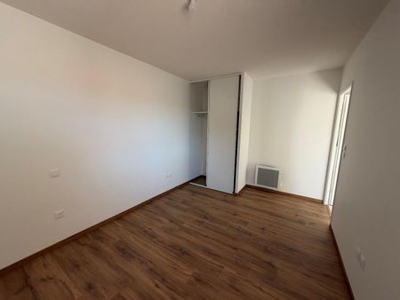 location Appartement T2 DE 47m² À CASTELGINEST - Photo 2