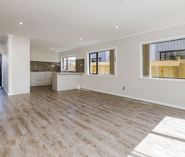 4 Bedroom Near New Town House !!!! - Photo 3