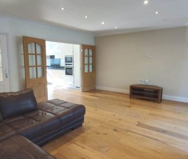 4 bed end terrace to rent - Photo 3