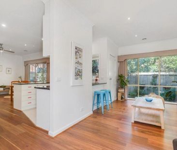 Spacious and Private Living in the Frankston High School Zone - Photo 5