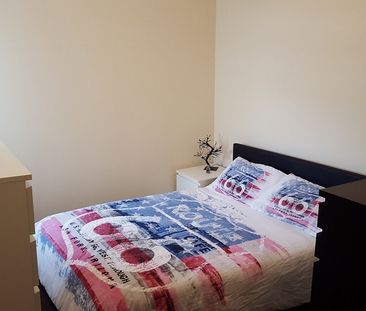 Woodfield Street, Morriston, SA6 8AL - Photo 2