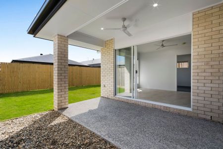 For Lease: Modern Family Home with Comfort and Convenience in Yarrabilba! - Photo 3