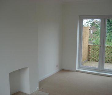 3 bedroom semi-detached house to rent - Photo 1