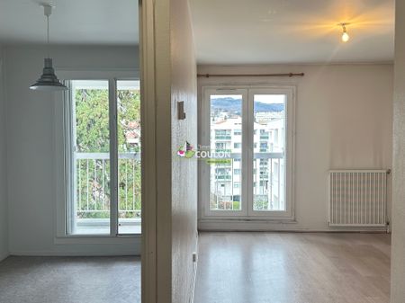 Location Appartement 1 pièce 31m² - Photo 2