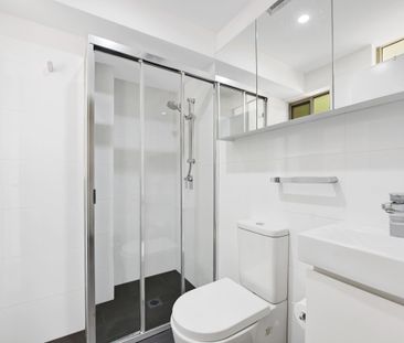 One Bedroom apartment In exceptional location - Photo 3