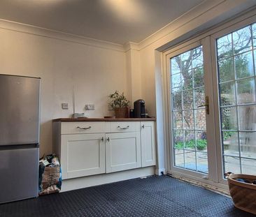 Lordswood, So16 - Photo 5