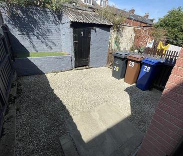 Blenheim Avenue, Barnsley - Photo 1