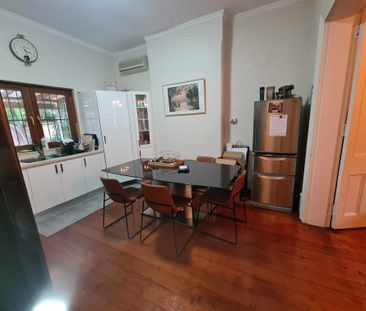 Stanmore - Photo 1