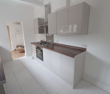 3 bedroom terraced house to rent - Photo 6