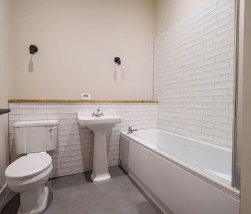 2 bedroom terraced house to rent - Photo 6