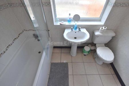 6 bedroom terraced house to rent - Photo 3