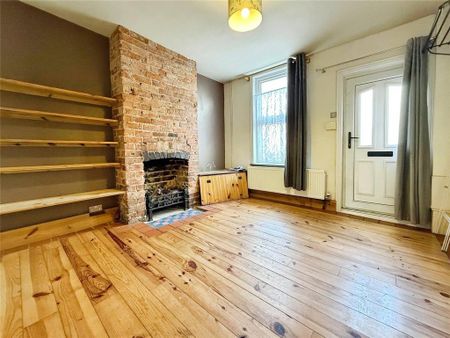 2 bedroom terraced house to rent - Photo 2