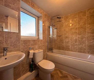 3 bedroom semi-detached house to rent - Photo 6