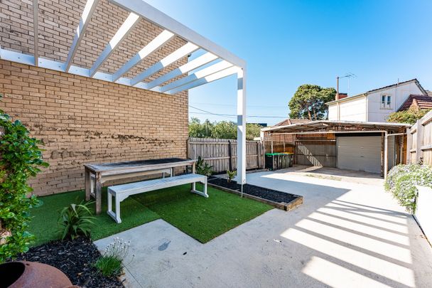 11R Woodland Street, Essendon VIC 3040 - Photo 1