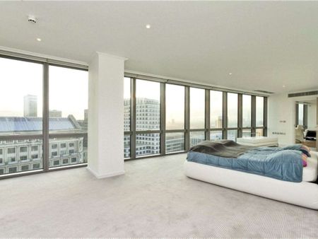 An extremely spacious two bedroom duplex apartment located on the 21st and 22nd floors of the ever popular No 1 West India Quay. - Photo 3