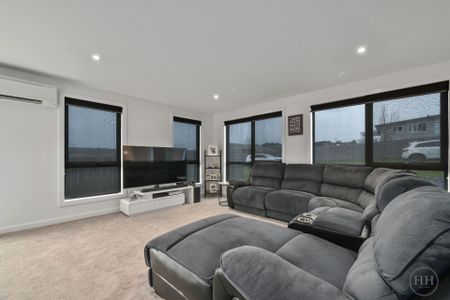 1 Opal Place, Perth - Photo 2