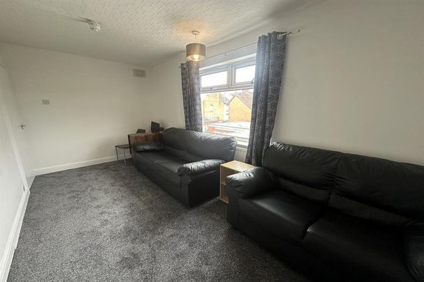 3 bedroom apartment to rent - Photo 1