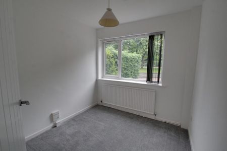 4 bedroom detached house to rent - Photo 3