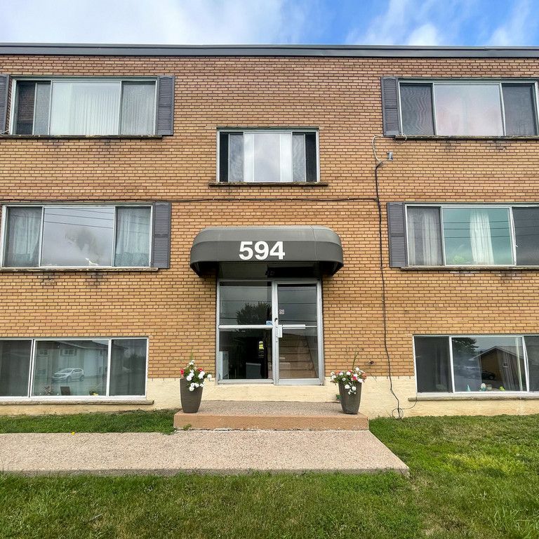 Hillside Apartments - PARKING SPACE, HEAT & WATER INCLUDED - Photo 1