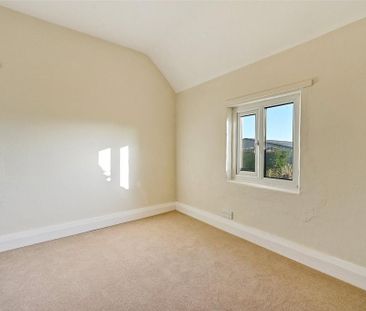 2 bedroom semi-detached house to rent - Photo 4