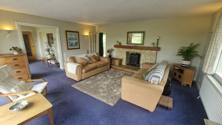 4 bedroom detached house to rent - Photo 3