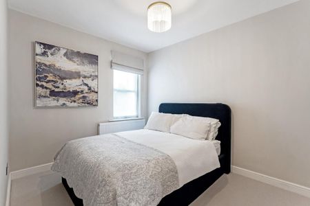 3 bedroom terraced house to rent - Photo 3