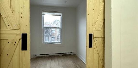 📍 3 1/2 rénové à louer – Rosemont–La Petite-Patrie (H2G 2R8) - Photo 2