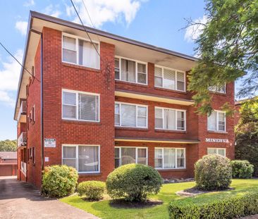 2-Bedroom unit in a convenient Eastwood location - Photo 5