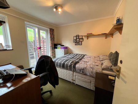 5 bedroom terraced house to rent - Photo 3