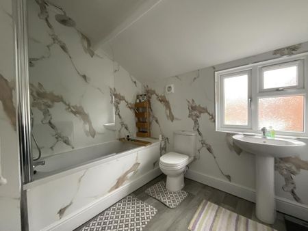 2 bedroom terraced house to rent - Photo 5