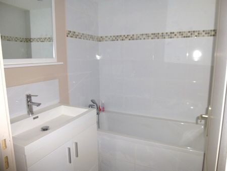 Location Appartement 2 pièces 39m² LE PUY EN VELAY 43000 - Photo 3
