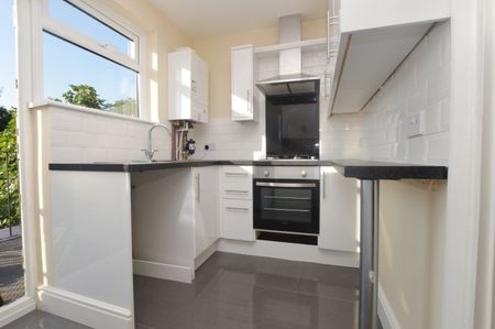 Avery Hill Road, London, SE9 - Photo 4