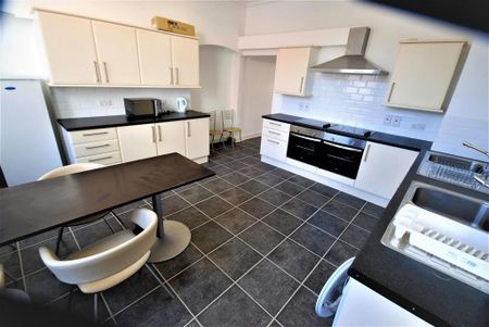 6 bedroom house to rent - Photo 3