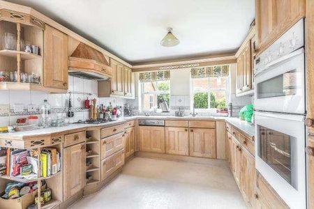 Northweald Lane, Kingston, KT2 - Photo 2