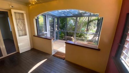 1/10 Bundah St, Camp Hill QLD 4152 - Apartment For Rent | Domain - Photo 4