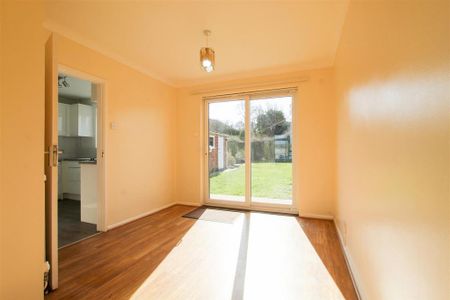 3 bedroom semi-detached house to rent - Photo 2