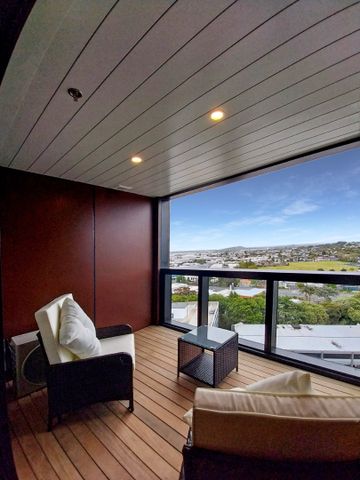 Stunning 12th story Ellerslie Penthouse. - Photo 5