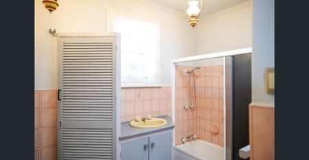 Spacious 3-Bedroom Home with Ocean Views in Parklands - Photo 4