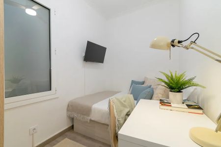 Carrer de Padilla, Barcelona, Catalonia 08025 - Photo 4