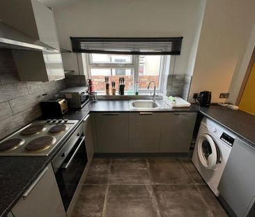 5 bed terraced house to rent in Heathfield Road, Heath, Cardiff, CF14 - Photo 4