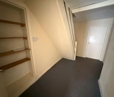 Terraced house to rent - Photo 3