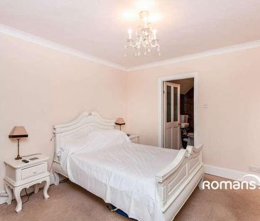Aldershot Road, Church Crookham, Fleet, Hampshire, GU52 - Photo 3