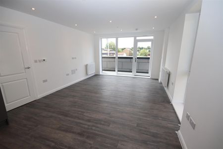 2 bedroom Apartment to let - Photo 4